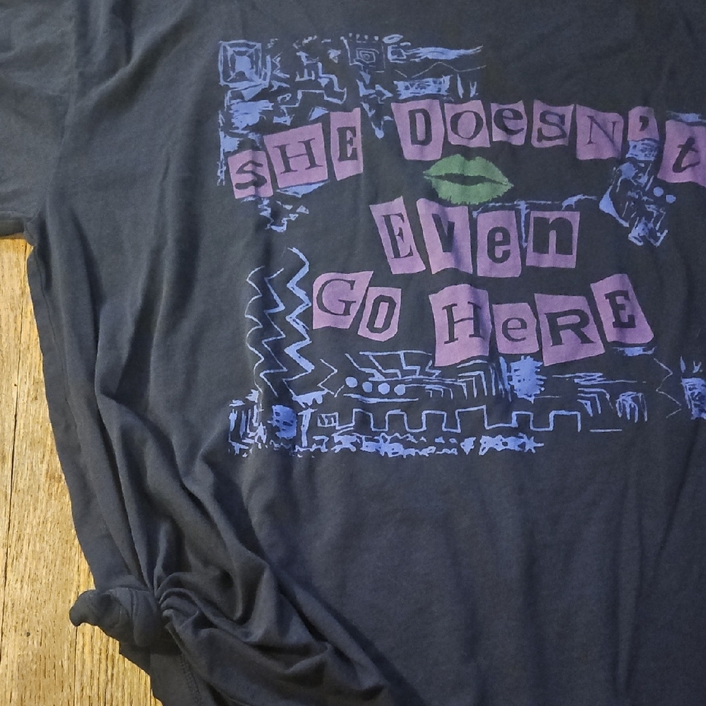 American Eagle Outfitters Black Graphic Tee - Picture 5 of 6